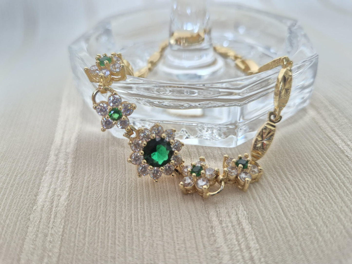 Zircon Diamond with Emerald Flower Bracelet