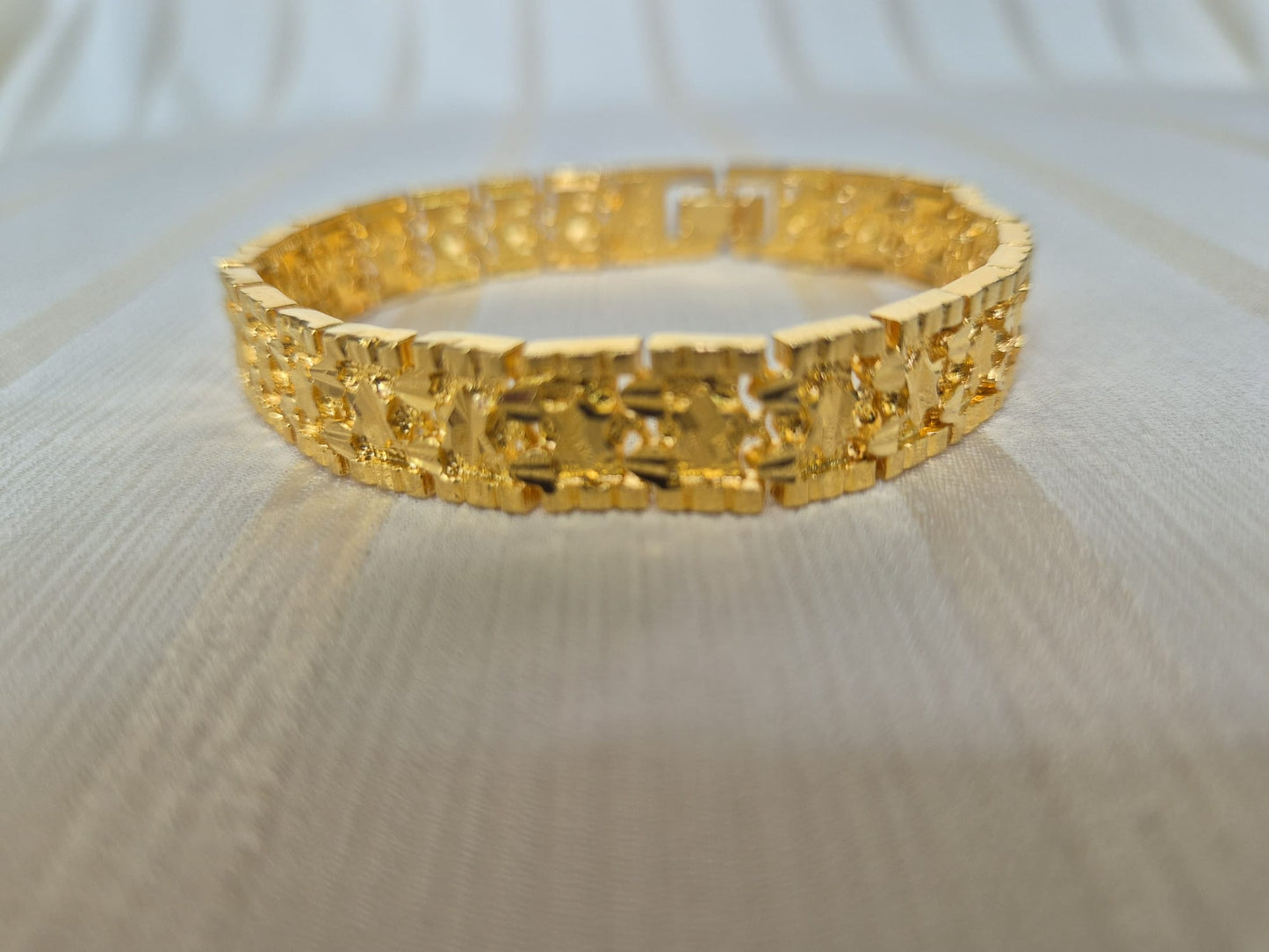 Gold Six-Point Star Bracelet (Wide)