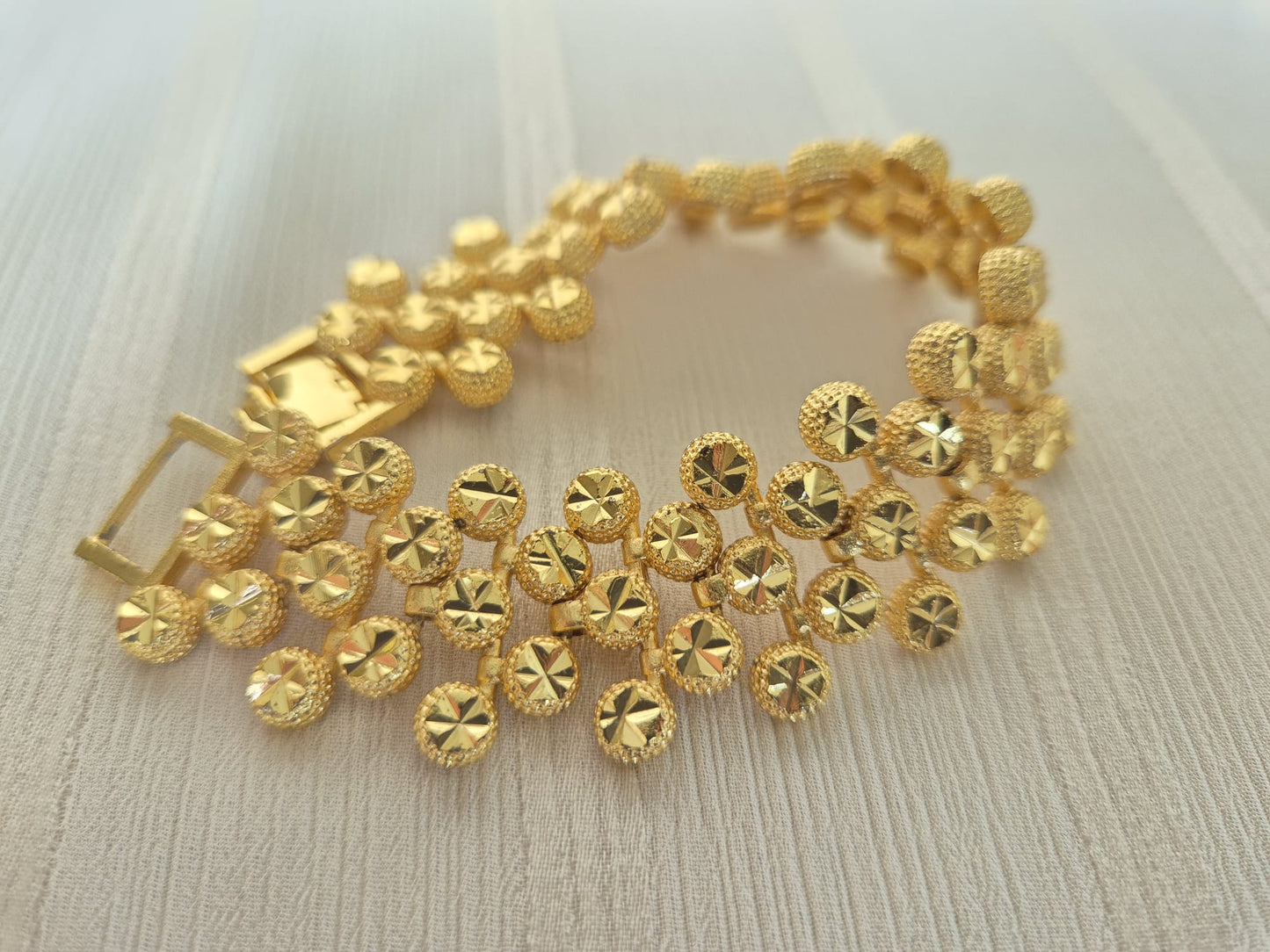 Gold Drops Checkers Bracelet (Broad)