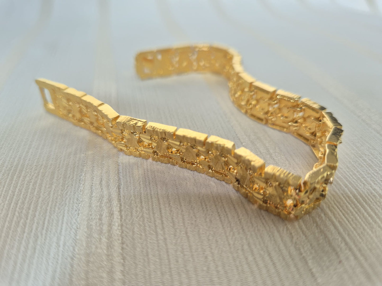 Gold Six-Point Star Bracelet (Wide)