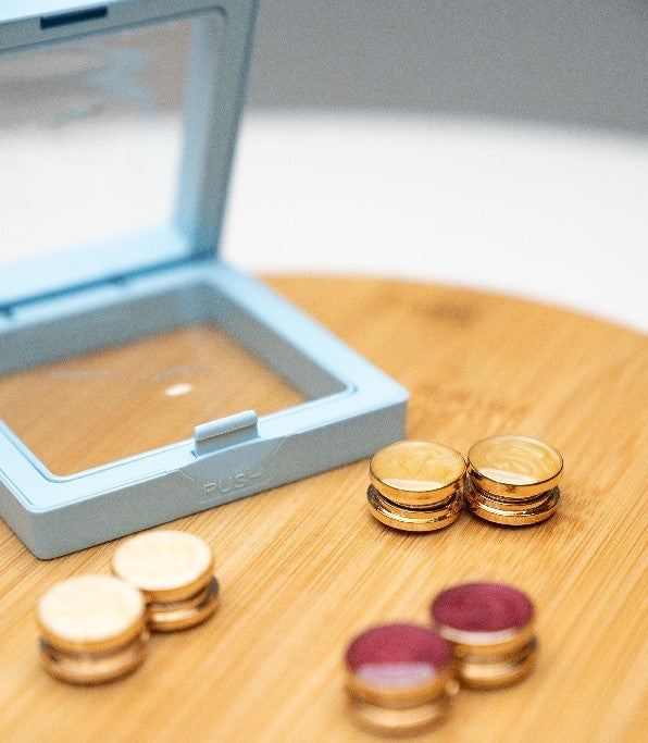MAGNET BROOCHES