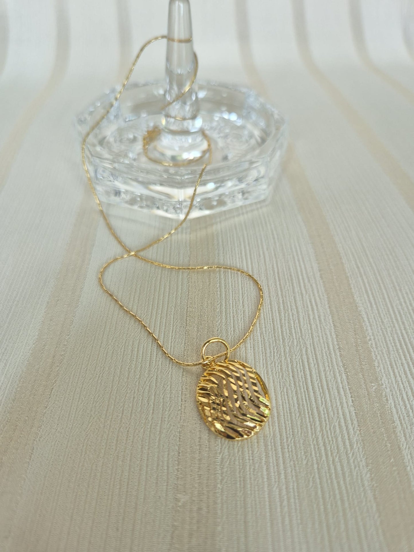 Waves-in-a-Circle Necklace